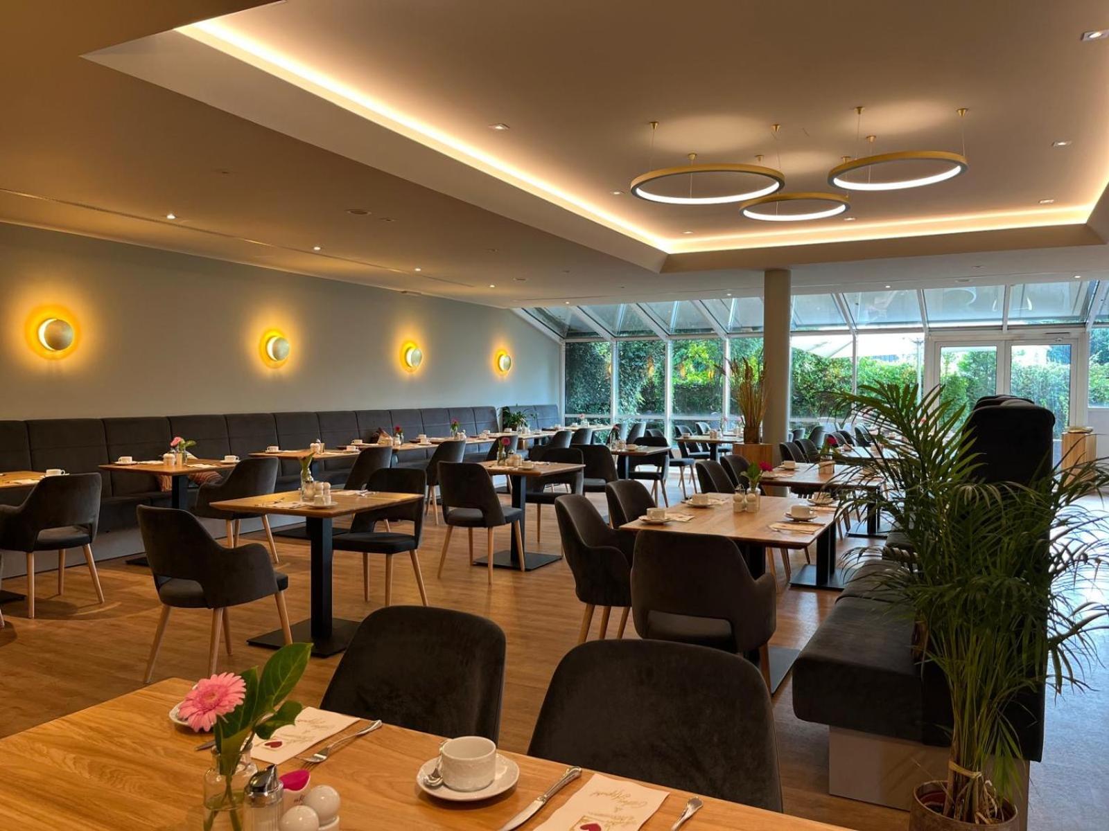 Hotel Restaurant Bullerdieck Garbsen Bagian luar foto