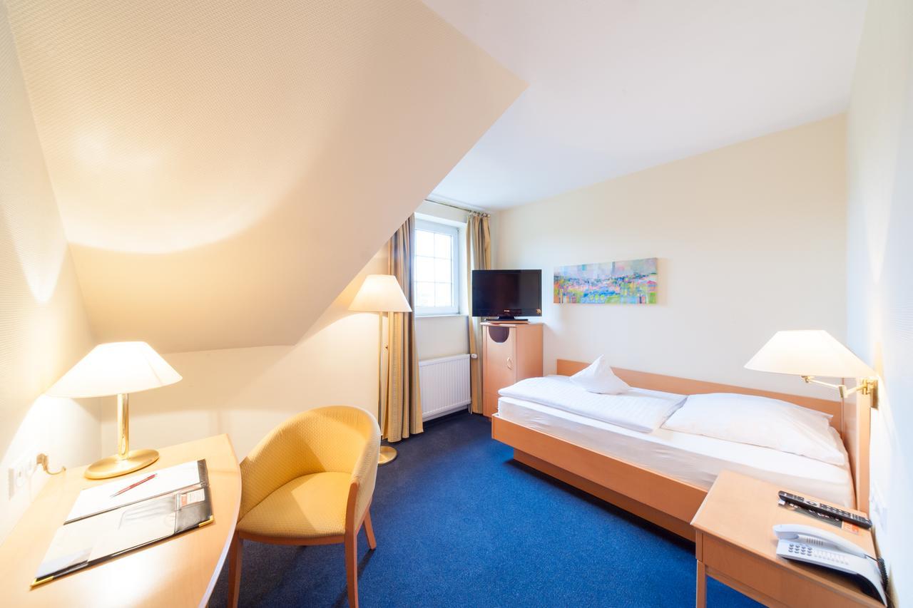 Hotel Restaurant Bullerdieck Garbsen Bagian luar foto